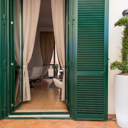 Boutique Apartment Al Duomo Салерно Экстерьер фото